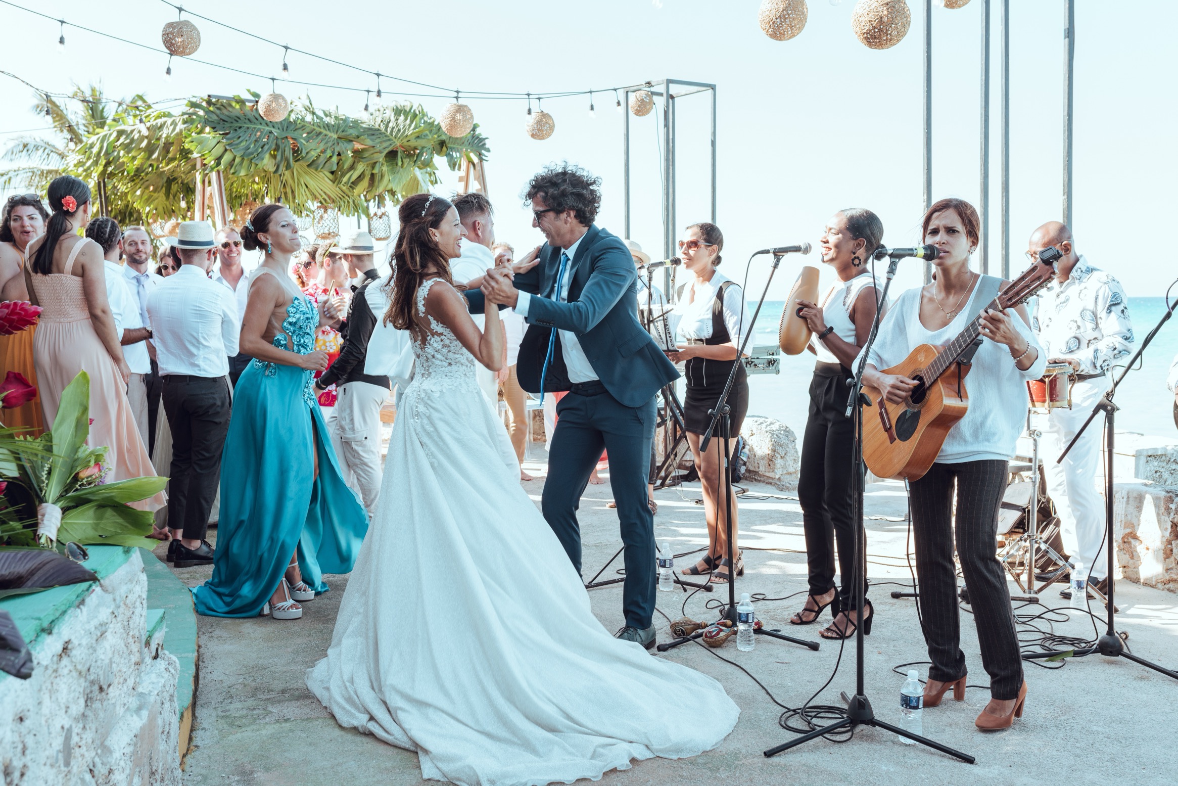 Música tradicional cubana durante la boda de Giada y Gorke.