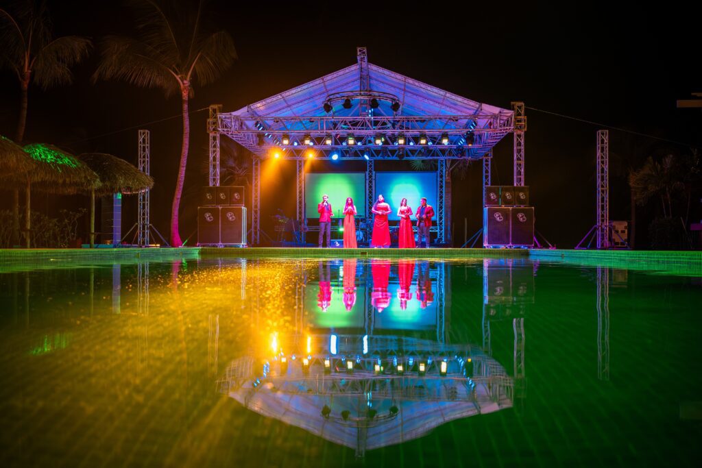 evento-empresarial-en-varadero-escenario-show-en-vivo