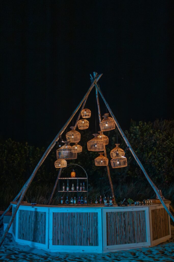 barra-playa-lamparas-rusticas-iluminacion-nocturna