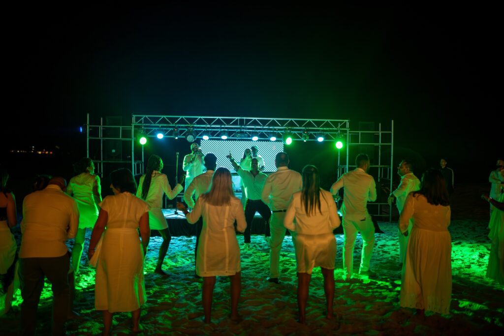 escenario-baile-varadero-convencion-noche
